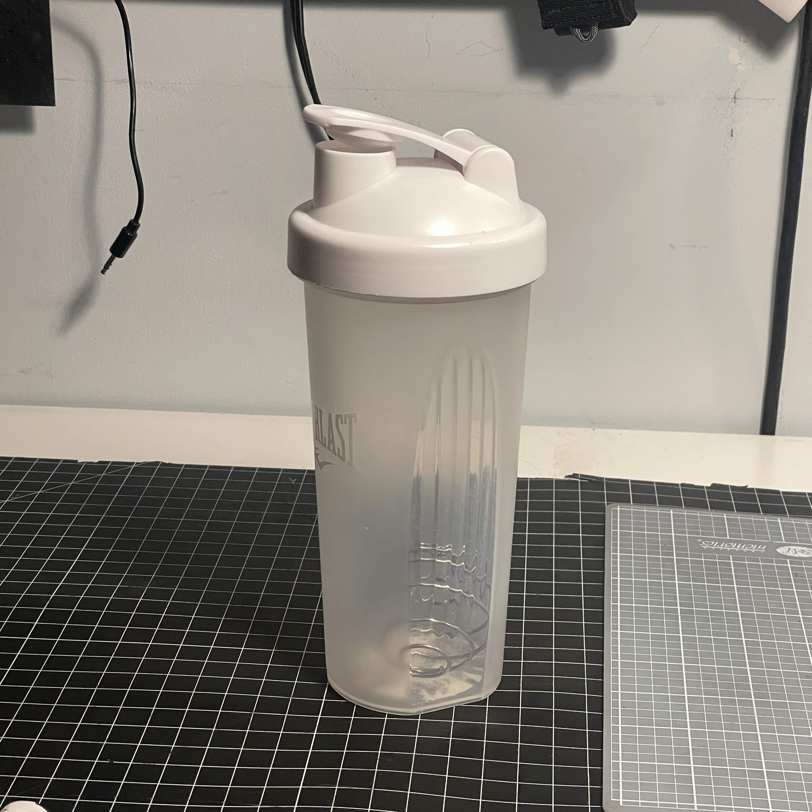 Shaker bottle